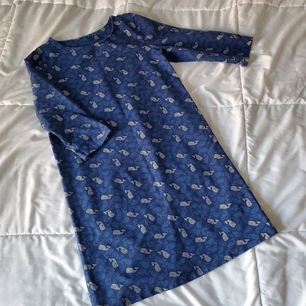Girls/Youth Vinyard Vines dress. Size large 14. Blue whale print. Like‎ new.
